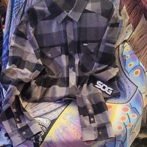 SO Men's Plaid Button-Down Shirt in Black and Gray